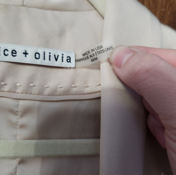 ✨️Final Price✨️Alice + Olivia Sz M Beige Oversized Blazer - Picture 3 of 6